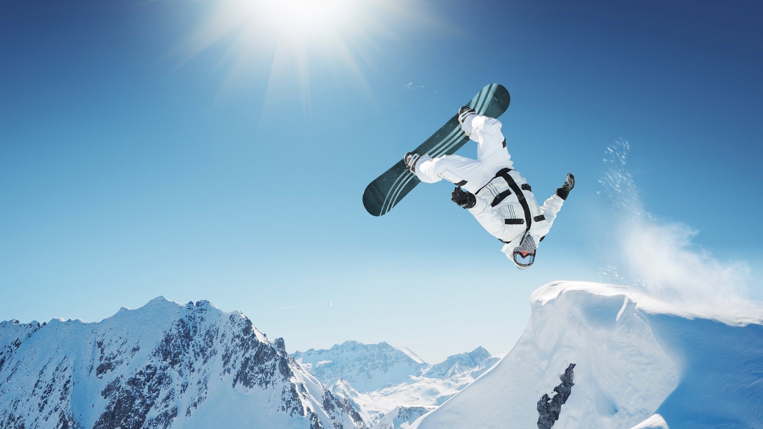 体育跨界合作：F1携手大型品牌联名，f1esports