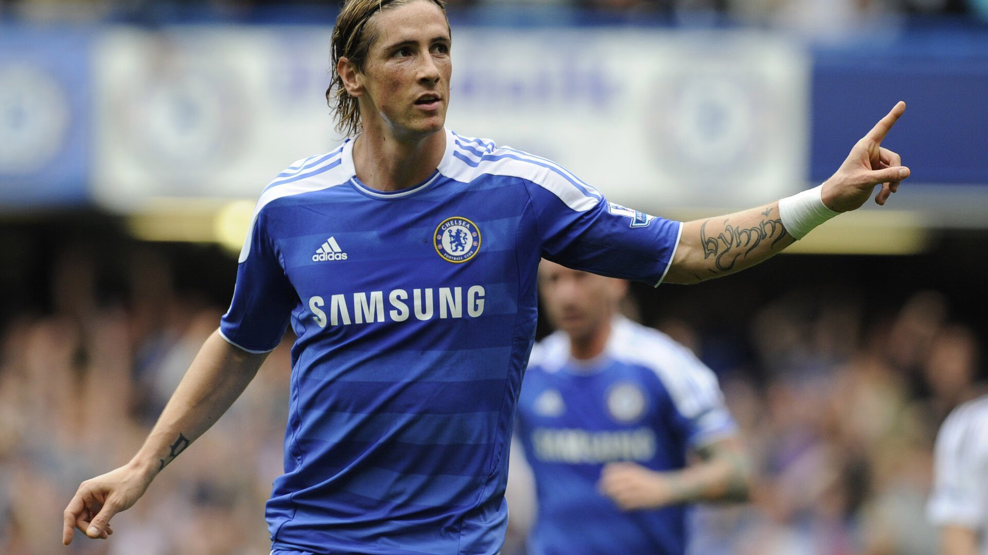 德甲融合战术，比分4-3，明星锋线发威，控球率70%，传球成功86%，德甲对标